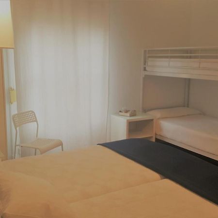 Hostal Santa Isabel マドリード エクステリア 写真