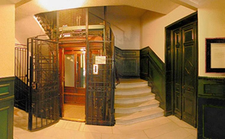 Hostal Santa Isabel マドリード エクステリア 写真