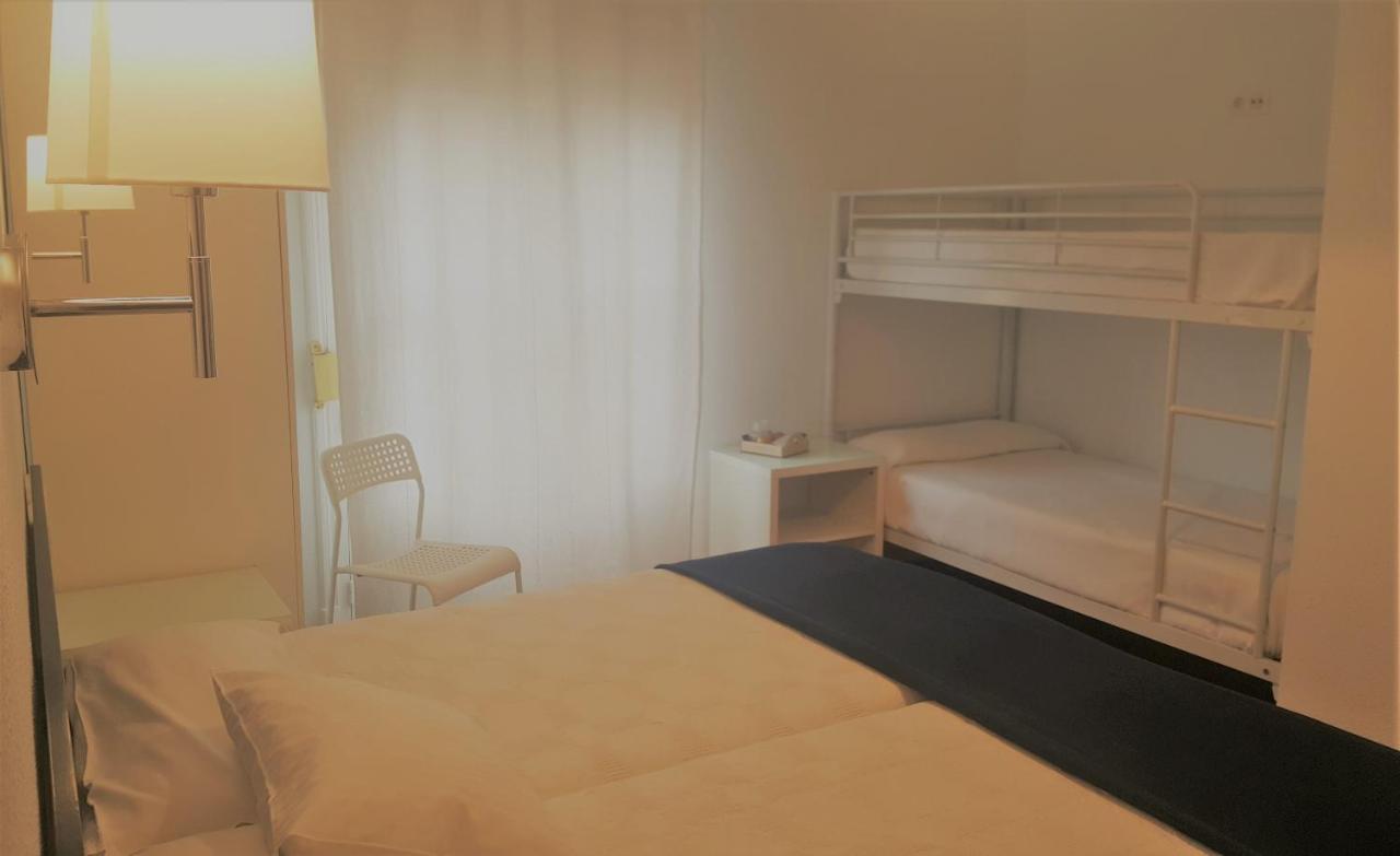 Hostal Santa Isabel マドリード エクステリア 写真